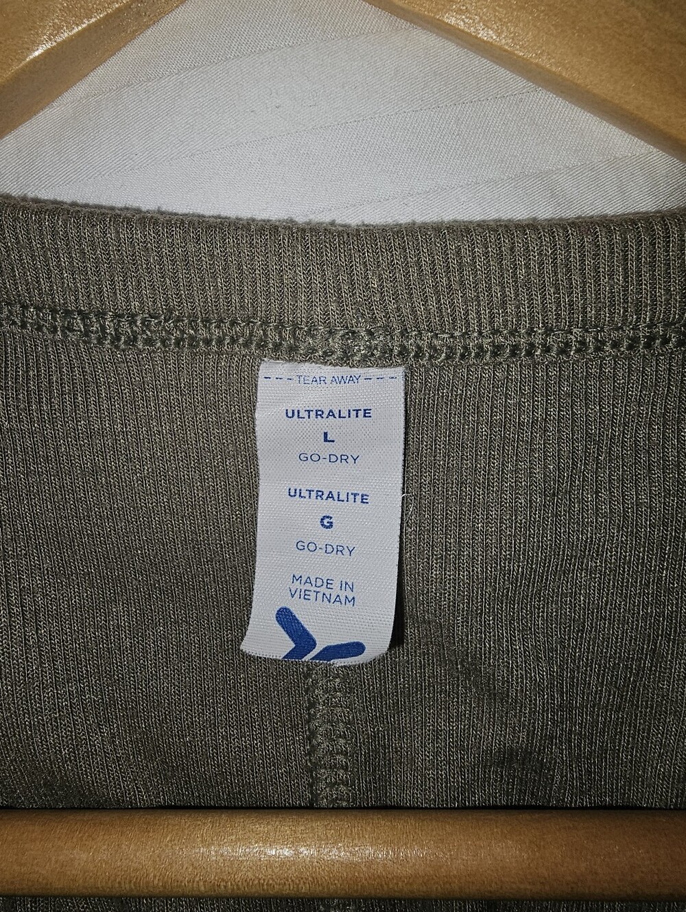 Keyhole Workout Tee - Picture 3 of 3